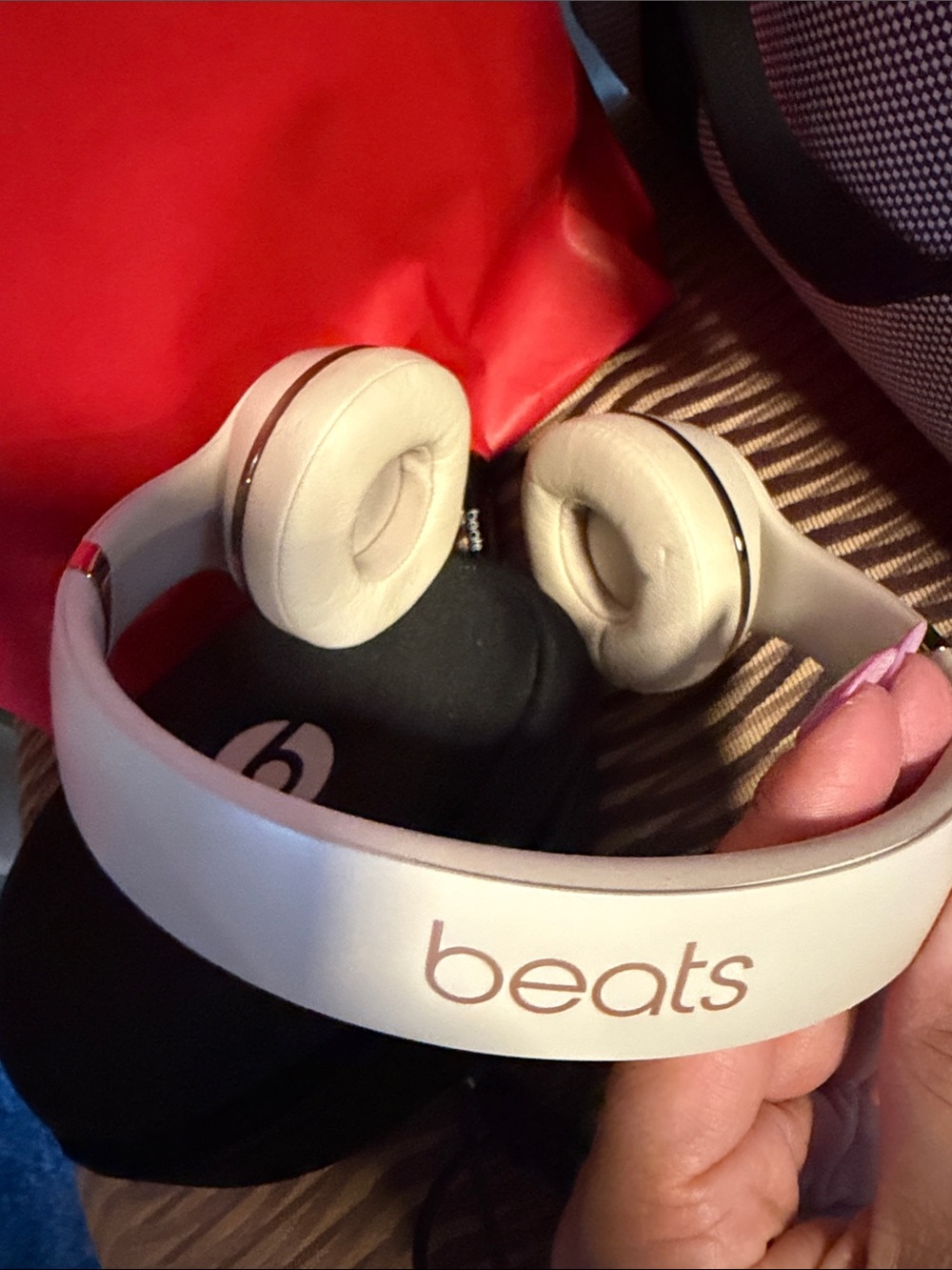 Beats by Dre Solo3 Wireless On-Ear Headphones - White - Picture 3 of 5